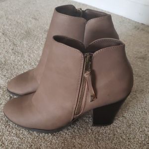 Dark tan tassel zipper booties
